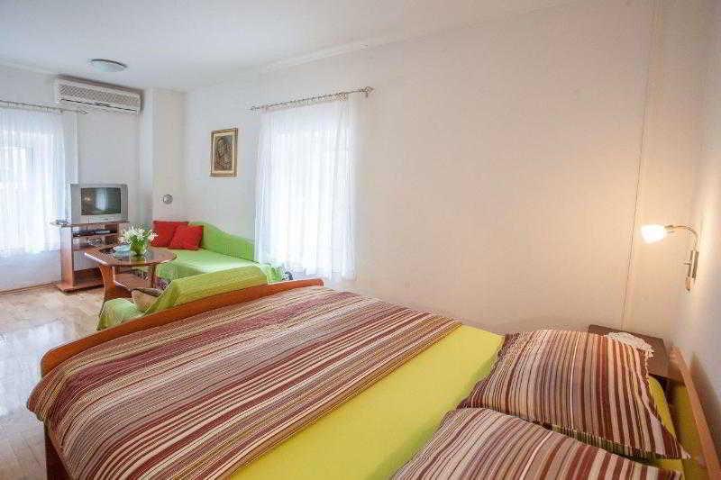 Apartments Zdravko โตรกีร์ ภายนอก รูปภาพ