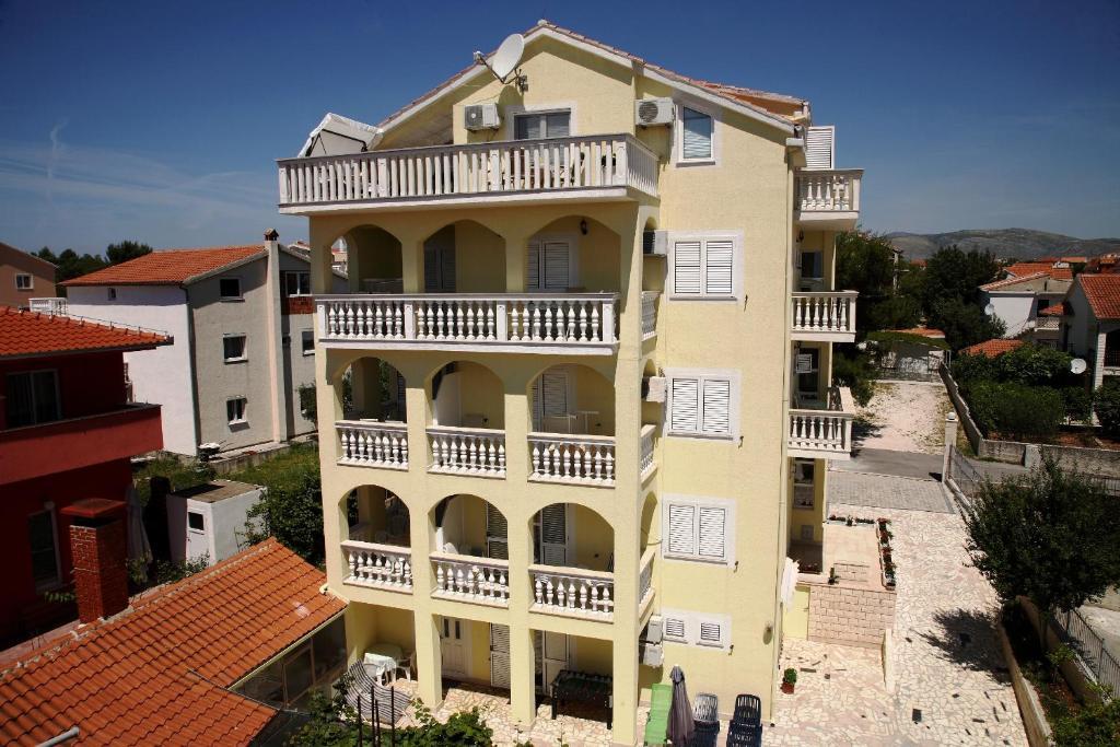 Apartments Zdravko โตรกีร์ ภายนอก รูปภาพ